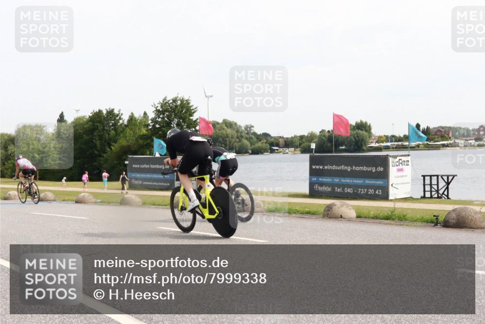 15.06.2025 - 27. Vierlanden-Triathlon H.Heesch http://msf.ph/oto/7999338 15.06.2025 10:22:55 Radfahren 86, 509, 587, 632 meine-sportfotos.de