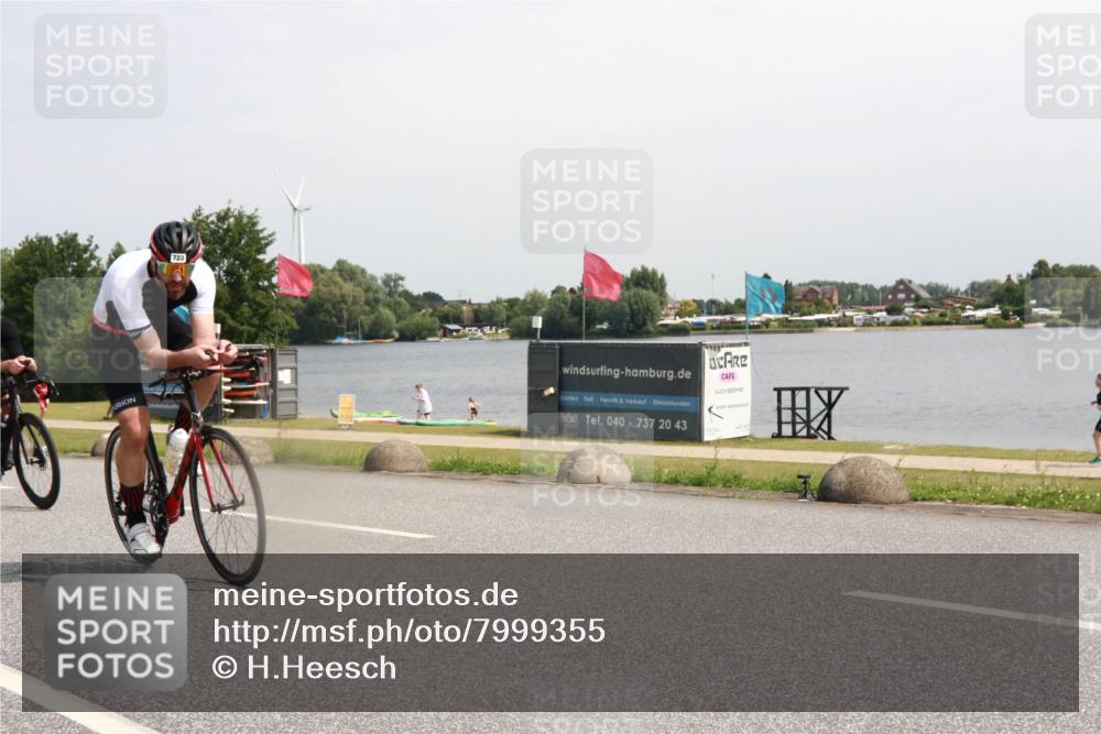 21.06.2025 - 27. Vierlanden-Triathlon H.Heesch http://msf.ph/oto/7999355 15.06.2025 11:39:16 Radfahren 220, 641, 667, 723, 746, 808 meine-sportfotos.de