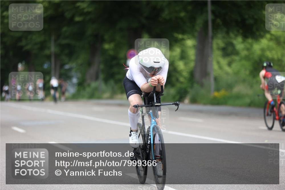 15.06.2025 - 7 Türme Triathlon Yannick Fuchs http://msf.ph/oto/7999366 15.06.2025 12:22:02 Radfahren 215, 248 meine-sportfotos.de