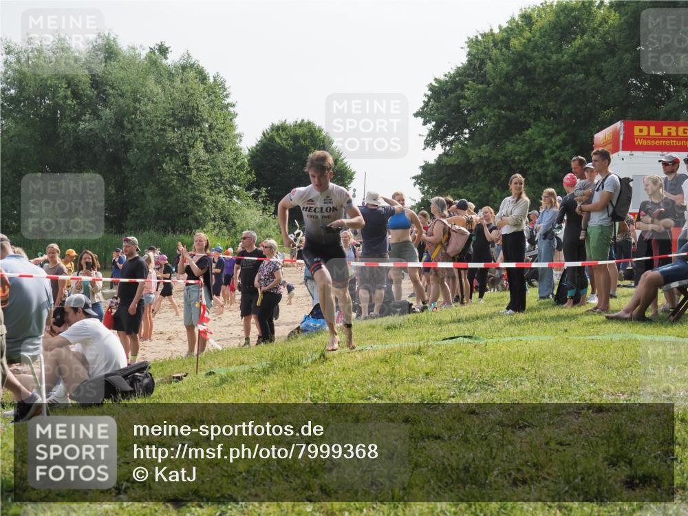 15.06.2025 - 27. Vierlanden-Triathlon KatJ http://msf.ph/oto/7999368 15.06.2025 09:56:38 Schwimmen 254, 276, 286, 320, 341 meine-sportfotos.de