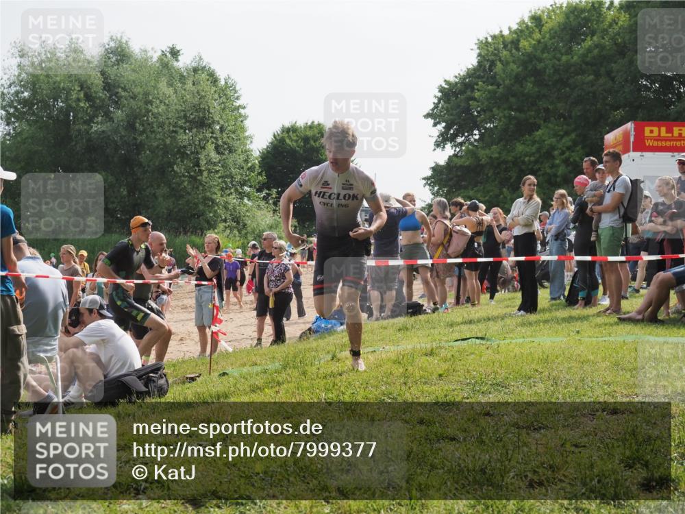 15.06.2025 - 27. Vierlanden-Triathlon KatJ http://msf.ph/oto/7999377 15.06.2025 09:56:39 Schwimmen 254, 276, 286, 320, 341 meine-sportfotos.de