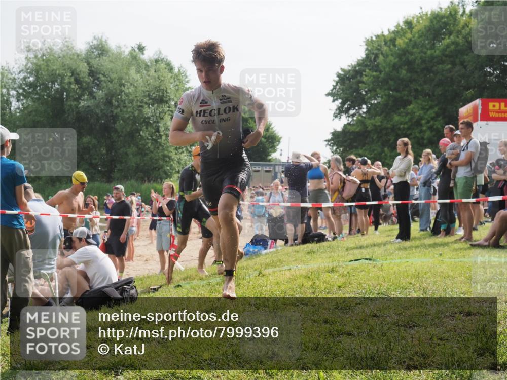 15.06.2025 - 27. Vierlanden-Triathlon KatJ http://msf.ph/oto/7999396 15.06.2025 09:56:39 Schwimmen 254, 276, 286, 320, 341 meine-sportfotos.de