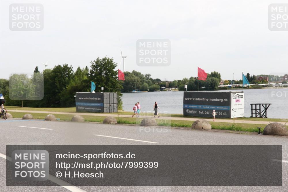 15.06.2025 - 27. Vierlanden-Triathlon H.Heesch http://msf.ph/oto/7999399 15.06.2025 10:23:16 Radfahren 80, 570, 597, 620 meine-sportfotos.de