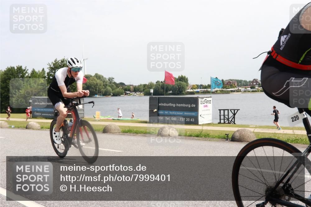 21.06.2025 - 27. Vierlanden-Triathlon H.Heesch http://msf.ph/oto/7999401 15.06.2025 11:39:17 Radfahren 220, 641, 667, 723, 746, 808 meine-sportfotos.de