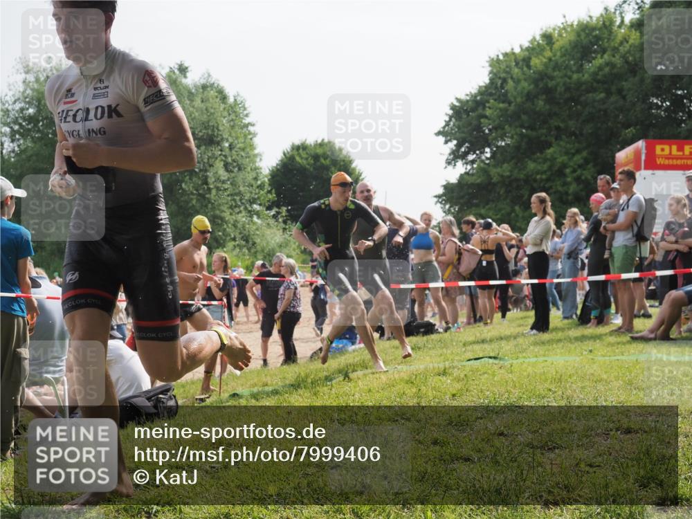 15.06.2025 - 27. Vierlanden-Triathlon KatJ http://msf.ph/oto/7999406 15.06.2025 09:56:40 Schwimmen 254, 276, 286, 320, 341 meine-sportfotos.de
