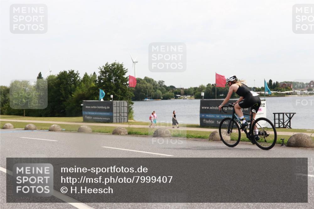 15.06.2025 - 27. Vierlanden-Triathlon H.Heesch http://msf.ph/oto/7999407 15.06.2025 10:23:16 Radfahren 80, 570, 597, 620 meine-sportfotos.de