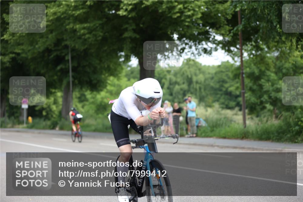15.06.2025 - 7 Türme Triathlon Yannick Fuchs http://msf.ph/oto/7999412 15.06.2025 12:22:03 Radfahren 215, 248 meine-sportfotos.de