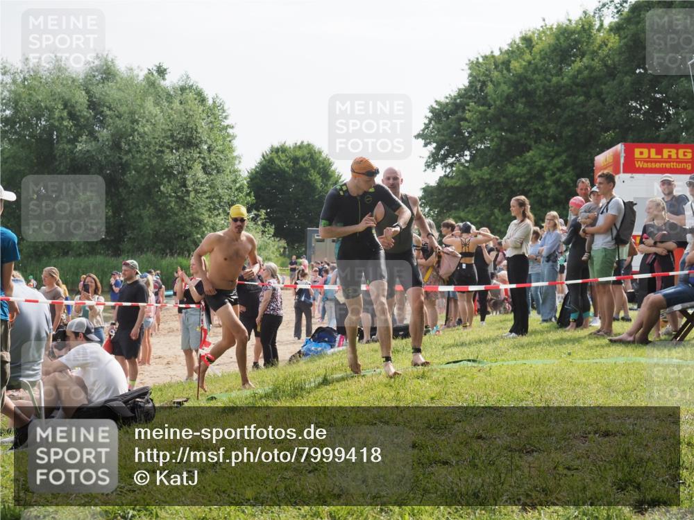 15.06.2025 - 27. Vierlanden-Triathlon KatJ http://msf.ph/oto/7999418 15.06.2025 09:56:40 Schwimmen 254, 276, 286, 320, 341 meine-sportfotos.de