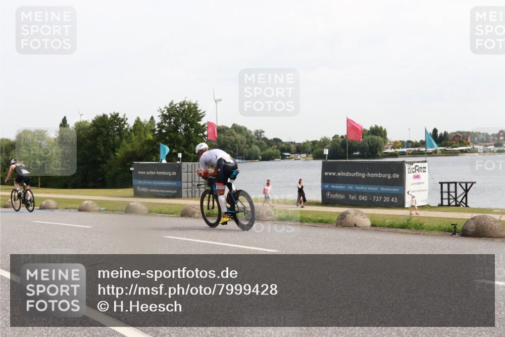 15.06.2025 - 27. Vierlanden-Triathlon H.Heesch http://msf.ph/oto/7999428 15.06.2025 10:23:18 Radfahren 80, 171, 528, 570, 597, 620 meine-sportfotos.de