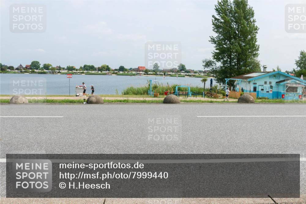 21.06.2025 - 27. Vierlanden-Triathlon H.Heesch http://msf.ph/oto/7999440 15.06.2025 12:31:48 Radfahren 861 meine-sportfotos.de