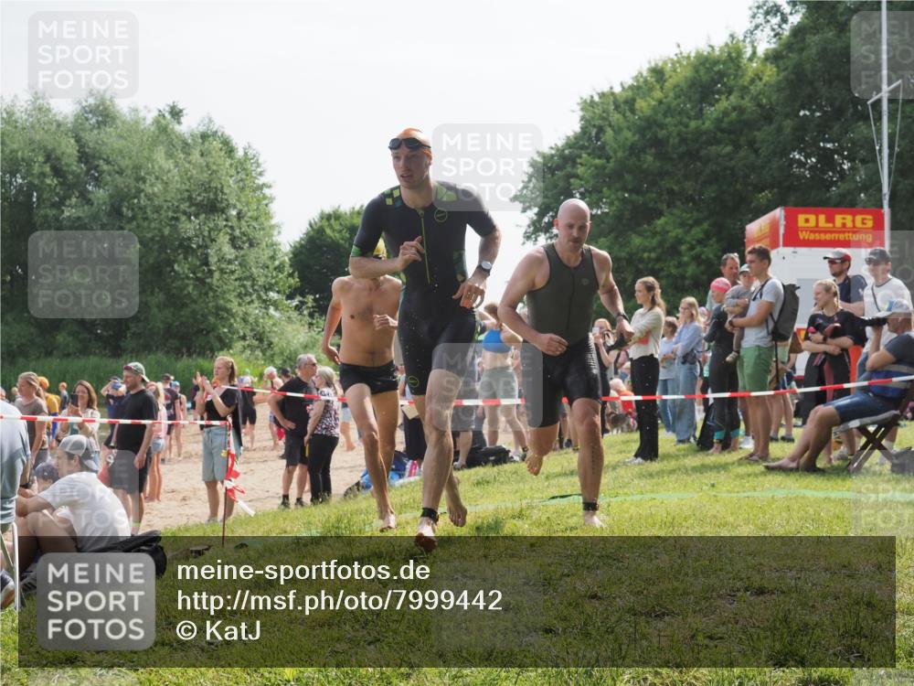 15.06.2025 - 27. Vierlanden-Triathlon KatJ http://msf.ph/oto/7999442 15.06.2025 09:56:41 Schwimmen 254, 276, 286, 320, 341 meine-sportfotos.de