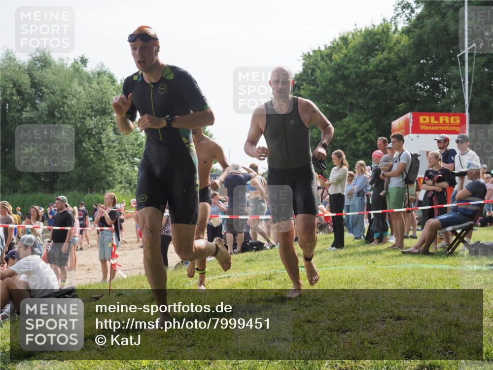 15.06.2025 - 27. Vierlanden-Triathlon KatJ http://msf.ph/oto/7999451 15.06.2025 09:56:41 Schwimmen 254, 276, 286, 320, 341 meine-sportfotos.de