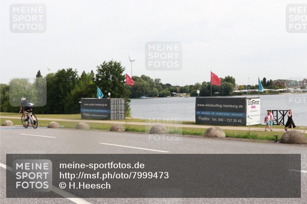15.06.2025 - 27. Vierlanden-Triathlon H.Heesch http://msf.ph/oto/7999473 15.06.2025 10:23:29 Radfahren 60, 64, 507, 608 meine-sportfotos.de