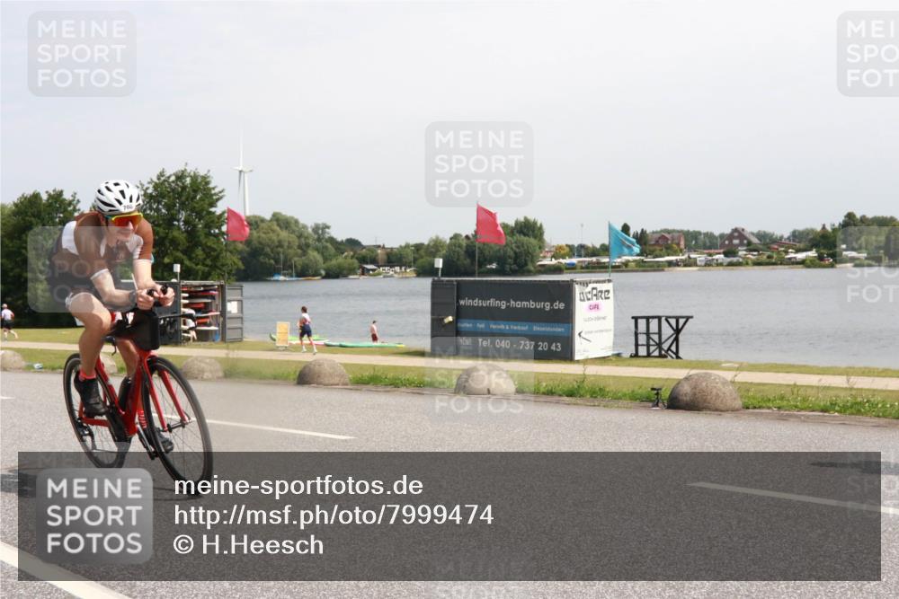 21.06.2025 - 27. Vierlanden-Triathlon H.Heesch http://msf.ph/oto/7999474 15.06.2025 11:39:41 Radfahren 708 meine-sportfotos.de