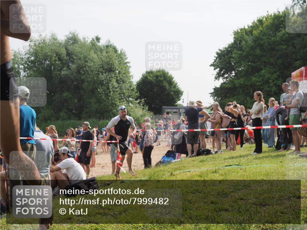 15.06.2025 - 27. Vierlanden-Triathlon KatJ http://msf.ph/oto/7999482 15.06.2025 09:56:43 Schwimmen 254, 276, 281, 286, 320, 341 meine-sportfotos.de