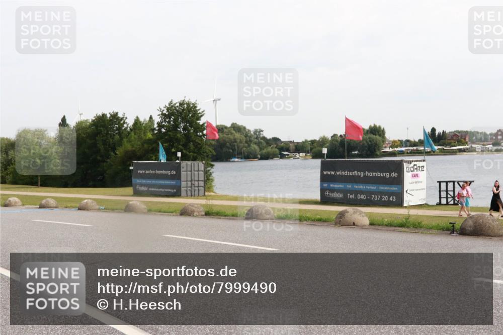 15.06.2025 - 27. Vierlanden-Triathlon H.Heesch http://msf.ph/oto/7999490 15.06.2025 10:23:30 Radfahren 64, 226, 507, 608 meine-sportfotos.de