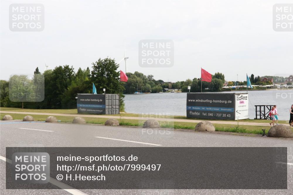 15.06.2025 - 27. Vierlanden-Triathlon H.Heesch http://msf.ph/oto/7999497 15.06.2025 10:23:30 Radfahren 64, 226, 507, 608 meine-sportfotos.de