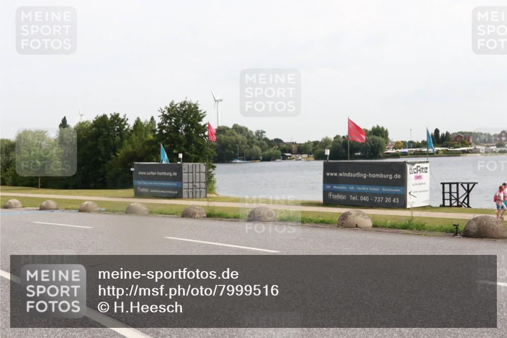 15.06.2025 - 27. Vierlanden-Triathlon H.Heesch http://msf.ph/oto/7999516 15.06.2025 10:23:31 Radfahren 64, 226, 507, 608 meine-sportfotos.de