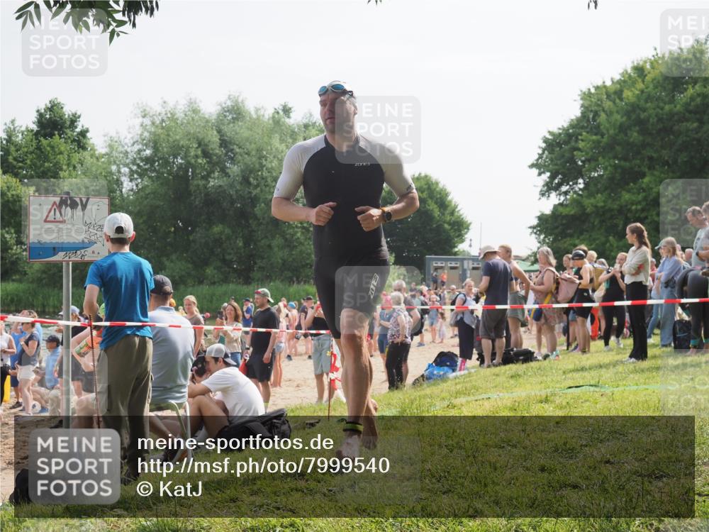 15.06.2025 - 27. Vierlanden-Triathlon KatJ http://msf.ph/oto/7999540 15.06.2025 09:56:46 Schwimmen 254, 275, 276, 281, 286, 320, 341 meine-sportfotos.de