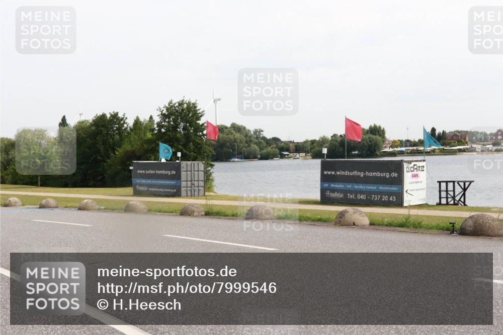 15.06.2025 - 27. Vierlanden-Triathlon H.Heesch http://msf.ph/oto/7999546 15.06.2025 10:23:33 Radfahren 226, 507 meine-sportfotos.de
