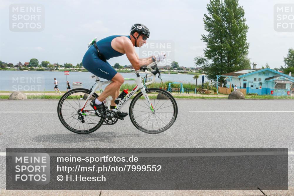 21.06.2025 - 27. Vierlanden-Triathlon H.Heesch http://msf.ph/oto/7999552 15.06.2025 12:31:49 Radfahren 861 meine-sportfotos.de