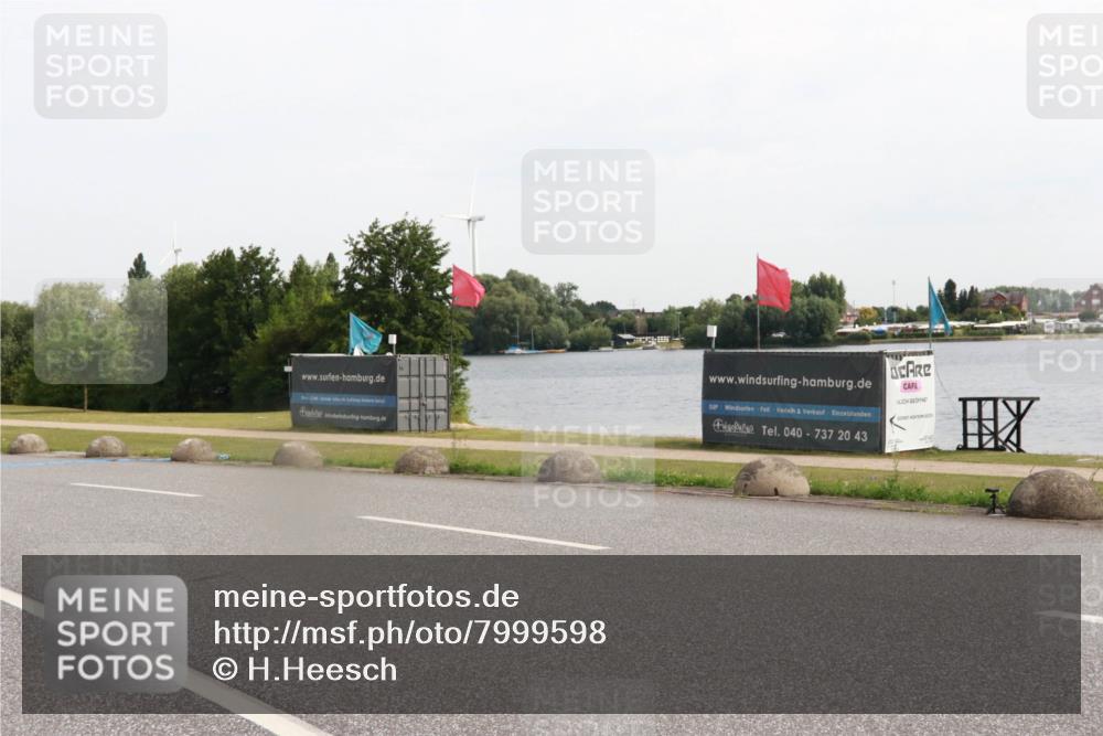 15.06.2025 - 27. Vierlanden-Triathlon H.Heesch http://msf.ph/oto/7999598 15.06.2025 10:23:37 Radfahren 226, 559 meine-sportfotos.de