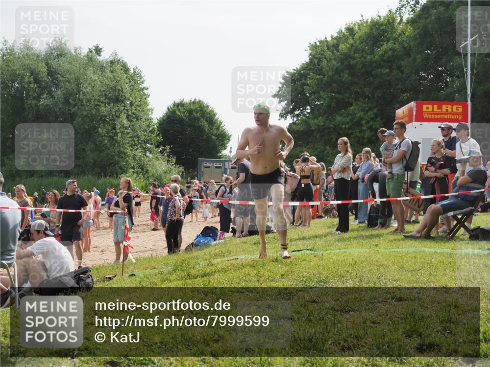 15.06.2025 - 27. Vierlanden-Triathlon KatJ http://msf.ph/oto/7999599 15.06.2025 09:56:49 Schwimmen 254, 258, 275, 276, 281, 286, 301, 320 meine-sportfotos.de