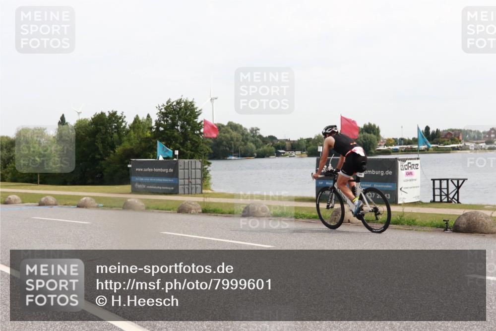 15.06.2025 - 27. Vierlanden-Triathlon H.Heesch http://msf.ph/oto/7999601 15.06.2025 10:23:42 Radfahren 559 meine-sportfotos.de
