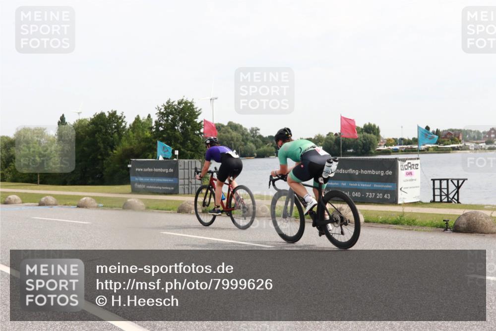 15.06.2025 - 27. Vierlanden-Triathlon H.Heesch http://msf.ph/oto/7999626 15.06.2025 10:23:47 Radfahren 163, 210, 247, 508, 611 meine-sportfotos.de