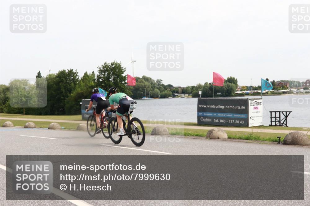 15.06.2025 - 27. Vierlanden-Triathlon H.Heesch http://msf.ph/oto/7999630 15.06.2025 10:23:47 Radfahren 163, 210, 247, 508, 611 meine-sportfotos.de