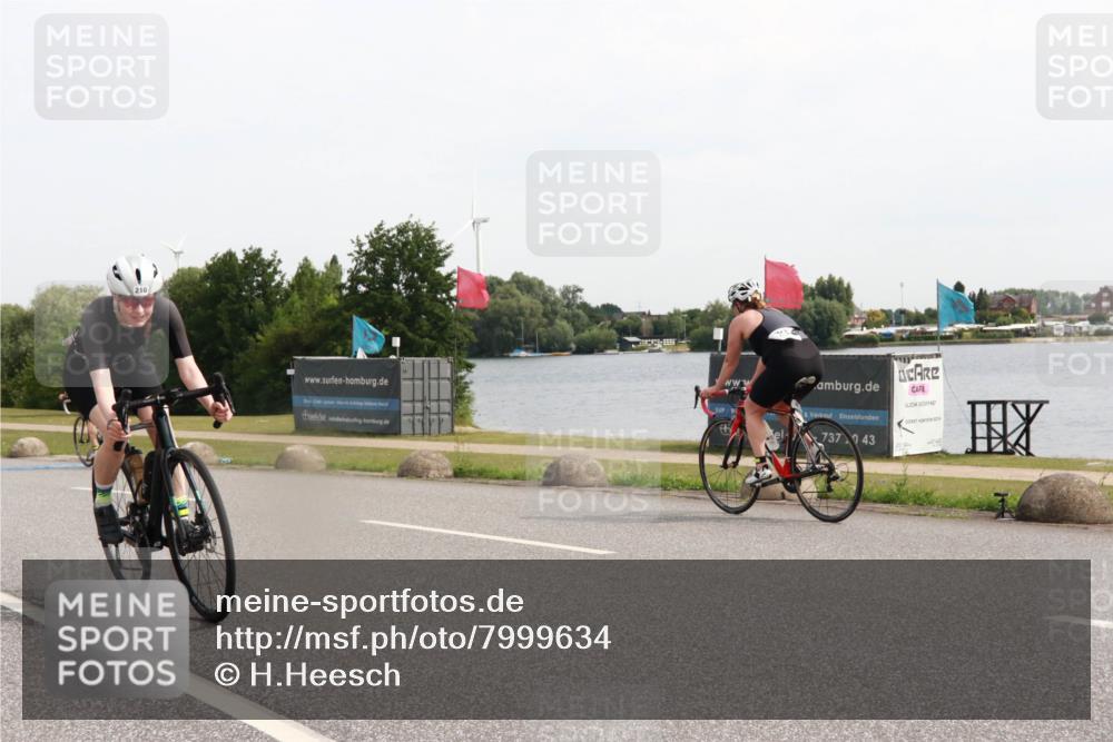 15.06.2025 - 27. Vierlanden-Triathlon H.Heesch http://msf.ph/oto/7999634 15.06.2025 10:23:49 Radfahren 163, 210, 247, 508, 590, 611 meine-sportfotos.de