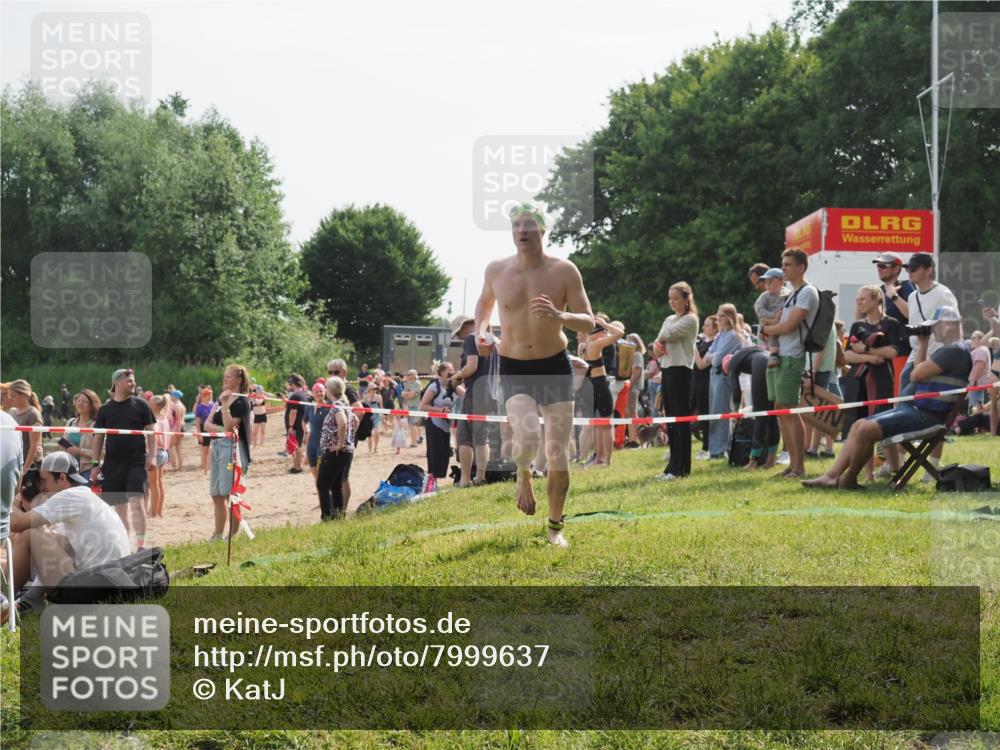 15.06.2025 - 27. Vierlanden-Triathlon KatJ http://msf.ph/oto/7999637 15.06.2025 09:56:49 Schwimmen 254, 258, 275, 276, 281, 286, 301, 320 meine-sportfotos.de