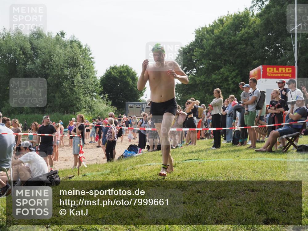 15.06.2025 - 27. Vierlanden-Triathlon KatJ http://msf.ph/oto/7999661 15.06.2025 09:56:49 Schwimmen 254, 258, 275, 276, 281, 286, 301, 320 meine-sportfotos.de