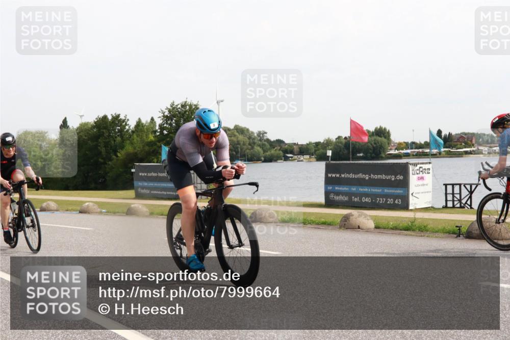 15.06.2025 - 27. Vierlanden-Triathlon H.Heesch http://msf.ph/oto/7999664 15.06.2025 10:25:23 Radfahren 2, 8, 216, 223, 593 meine-sportfotos.de