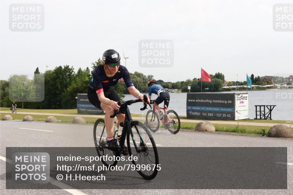 15.06.2025 - 27. Vierlanden-Triathlon H.Heesch http://msf.ph/oto/7999675 15.06.2025 10:25:23 Radfahren 2, 8, 216, 223, 593 meine-sportfotos.de