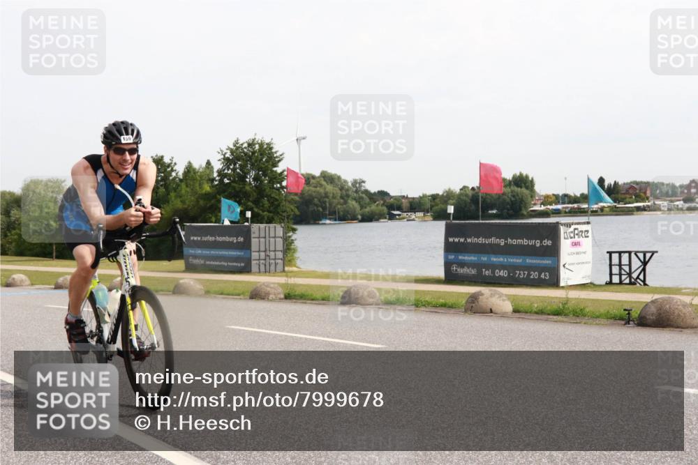 15.06.2025 - 27. Vierlanden-Triathlon H.Heesch http://msf.ph/oto/7999678 15.06.2025 10:25:45 Radfahren 69, 85, 159, 487 meine-sportfotos.de