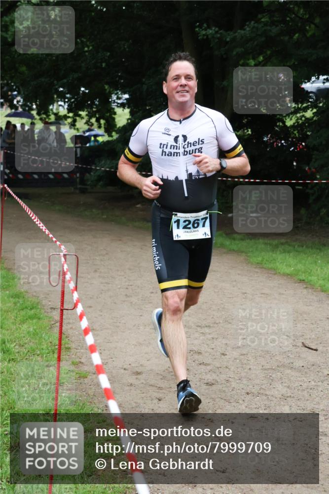 21.06.2025 - 27. Vierlanden-Triathlon Lena Gebhardt http://msf.ph/oto/7999709 15.06.2025 14:01:05 Laufen 202, 1267 meine-sportfotos.de
