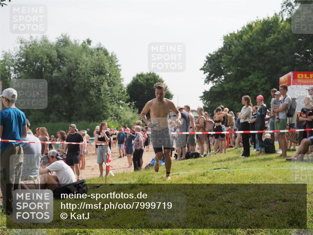 15.06.2025 - 27. Vierlanden-Triathlon KatJ http://msf.ph/oto/7999719 15.06.2025 09:56:51 Schwimmen 258, 275, 281, 301, 320 meine-sportfotos.de