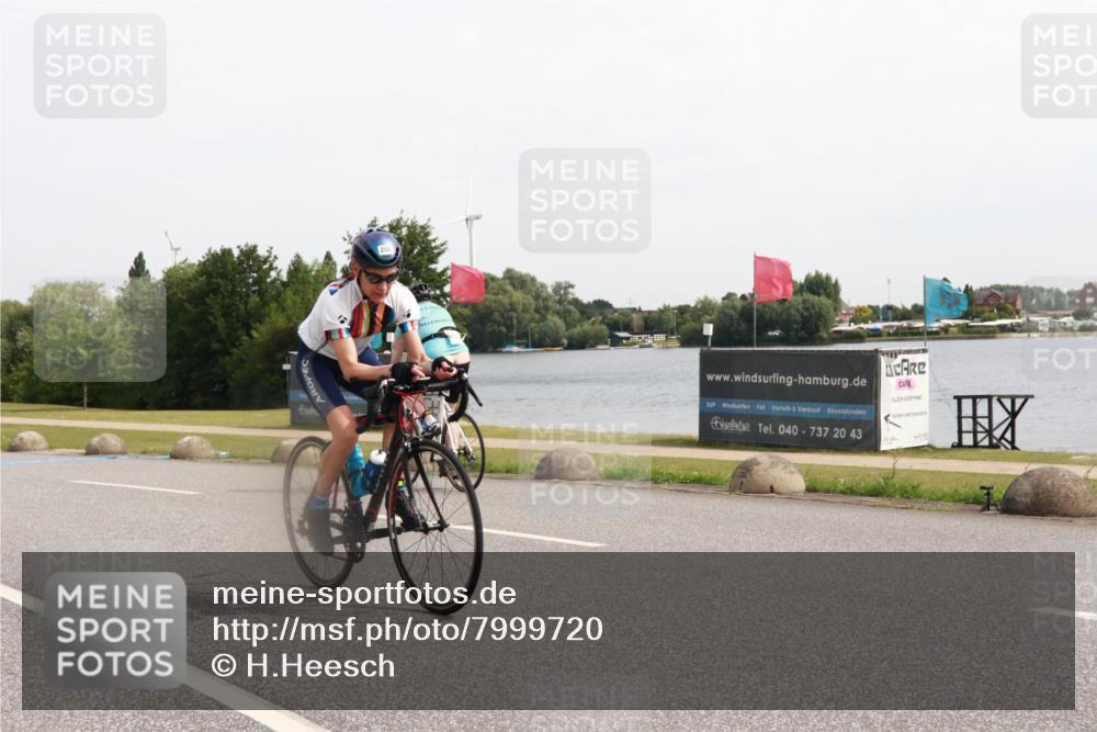15.06.2025 - 27. Vierlanden-Triathlon H.Heesch http://msf.ph/oto/7999720 15.06.2025 10:26:36 Radfahren 208, 380 meine-sportfotos.de