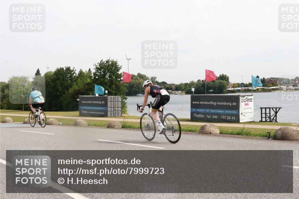 15.06.2025 - 27. Vierlanden-Triathlon H.Heesch http://msf.ph/oto/7999723 15.06.2025 10:26:37 Radfahren 19, 208, 220, 380 meine-sportfotos.de