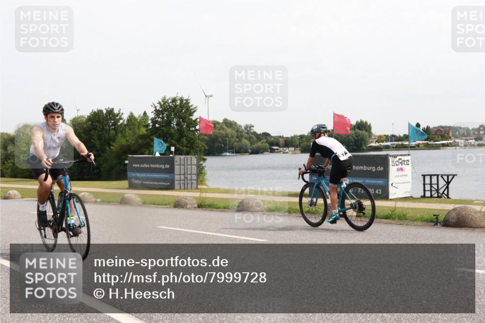 15.06.2025 - 27. Vierlanden-Triathlon H.Heesch http://msf.ph/oto/7999728 15.06.2025 10:26:39 Radfahren 19, 208, 220, 380 meine-sportfotos.de