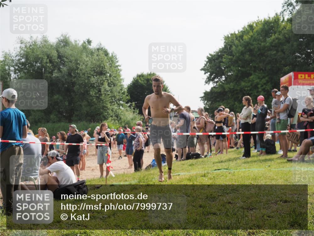 15.06.2025 - 27. Vierlanden-Triathlon KatJ http://msf.ph/oto/7999737 15.06.2025 09:56:51 Schwimmen 258, 275, 281, 301, 320 meine-sportfotos.de