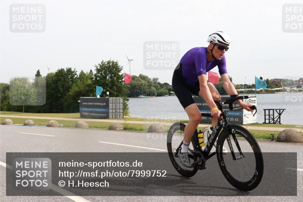 15.06.2025 - 27. Vierlanden-Triathlon H.Heesch http://msf.ph/oto/7999752 15.06.2025 10:26:47 Radfahren 12, 162, 194, 445, 526, 571 meine-sportfotos.de