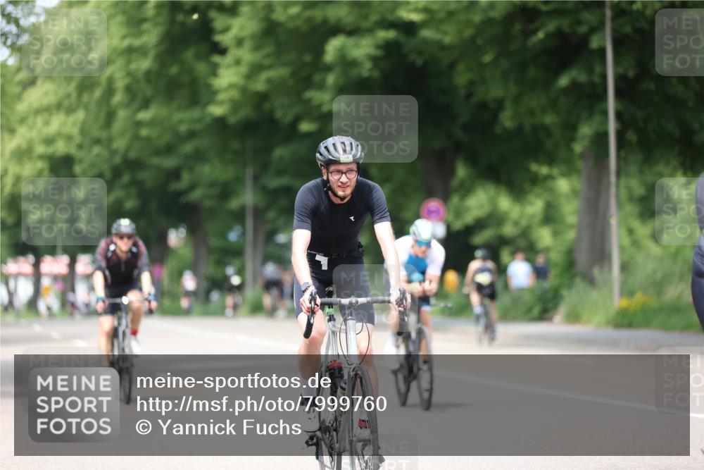 15.06.2025 - 7 Türme Triathlon Yannick Fuchs http://msf.ph/oto/7999760 15.06.2025 13:14:12 Radfahren 213, 258, 418, 487, 722, 809 meine-sportfotos.de