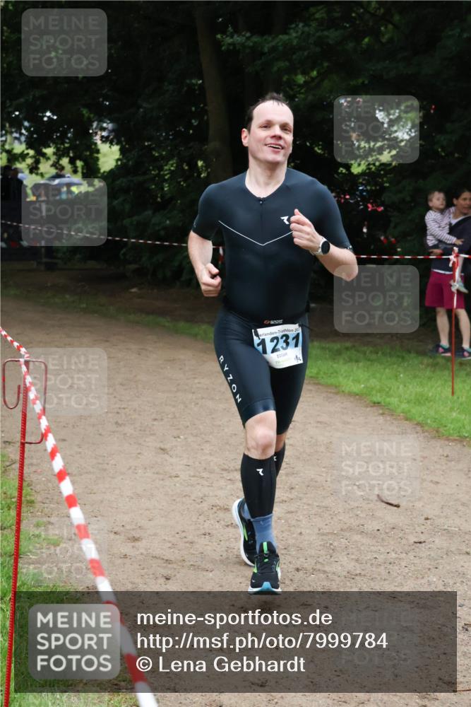 21.06.2025 - 27. Vierlanden-Triathlon Lena Gebhardt http://msf.ph/oto/7999784 15.06.2025 14:01:10 Laufen 5203, 20, 1231, 12 meine-sportfotos.de