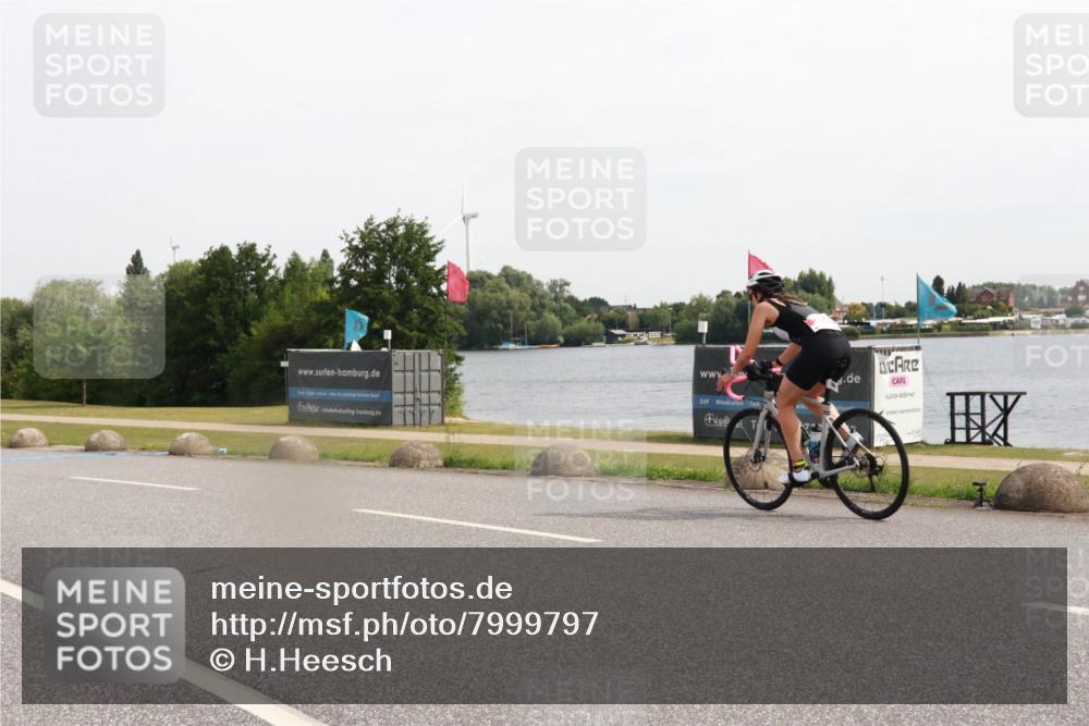 15.06.2025 - 27. Vierlanden-Triathlon H.Heesch http://msf.ph/oto/7999797 15.06.2025 10:27:17 Radfahren 227, 586 meine-sportfotos.de