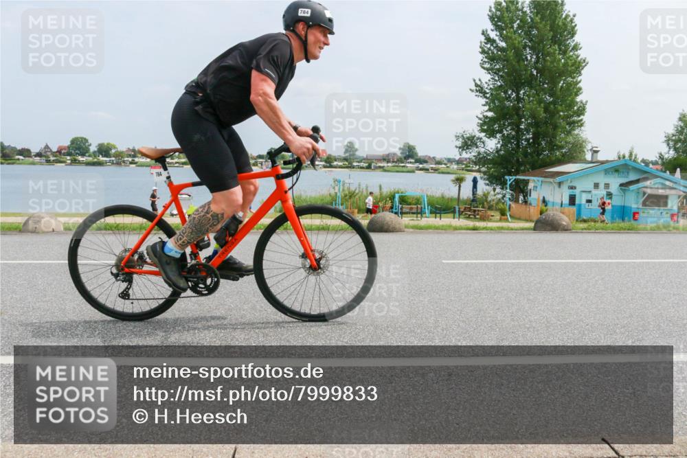 21.06.2025 - 27. Vierlanden-Triathlon H.Heesch http://msf.ph/oto/7999833 15.06.2025 12:32:28 Radfahren 784, 1057, 1058, 1059, 1060 meine-sportfotos.de