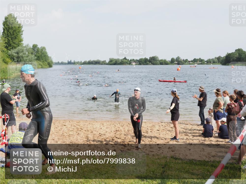 21.06.2025 - 27. Vierlanden-Triathlon MichiJ http://msf.ph/oto/7999838 15.06.2026 10:03:44 Schwimmen 377, 425, 432, 436, 439, 1398 meine-sportfotos.de