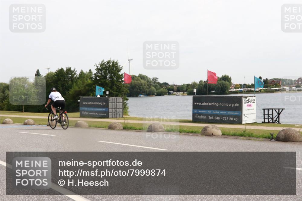 15.06.2025 - 27. Vierlanden-Triathlon H.Heesch http://msf.ph/oto/7999874 15.06.2025 10:27:27 Radfahren 165, 176, 492, 549, 594 meine-sportfotos.de
