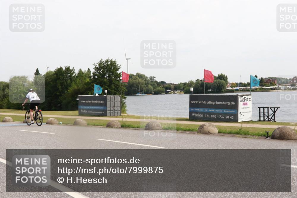 15.06.2025 - 27. Vierlanden-Triathlon H.Heesch http://msf.ph/oto/7999875 15.06.2025 10:27:27 Radfahren 165, 176, 492, 549, 594 meine-sportfotos.de